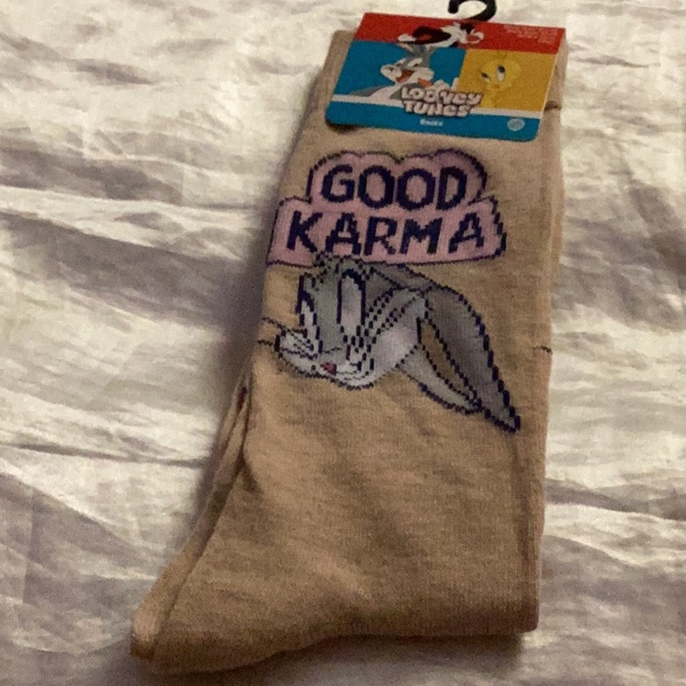 NWT Fun Looney Tunes “ Bugs Bunny “ Socks 
Make Perfect Gift